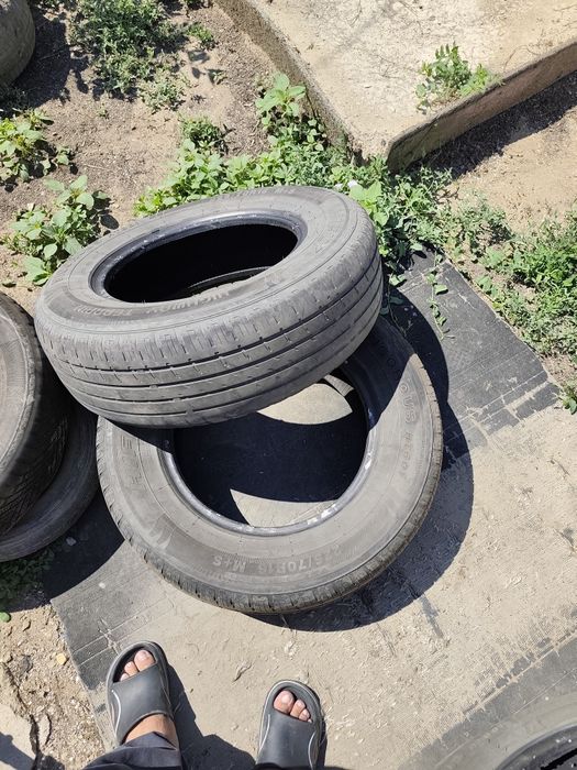 Продам комплект шин 225/70/16 и диски на 14