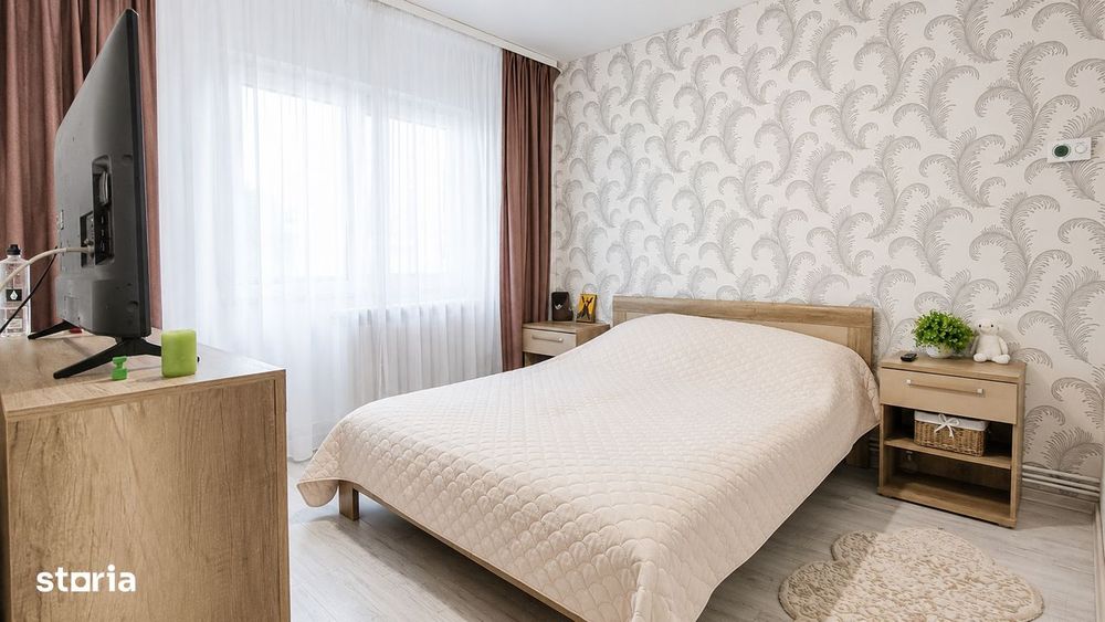 Apartament 3 camere decomandat Nicolina Prima Statie Etaj Intermediar