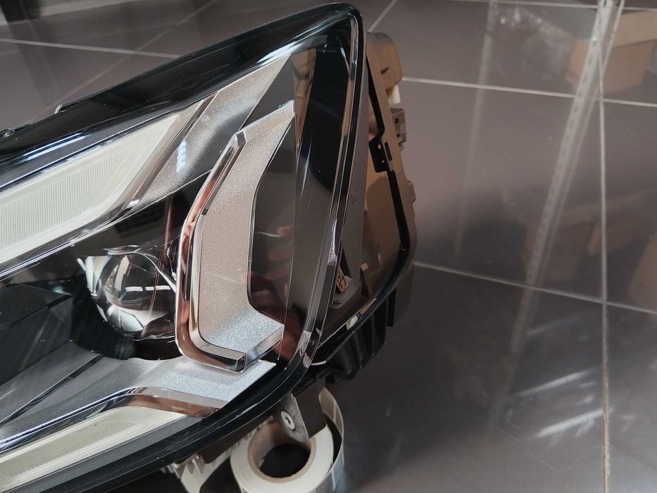 НОВ Ляв Фар Комплект 81A941035 Full LED Matrix Audi Q2 GA Facelift 81A