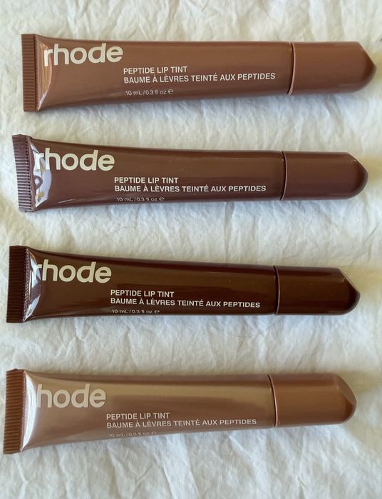 Оригинални Rhode Peptide Lip Tint / Treatment гланцове от САЩ – 9 € | Налични цветове | BESTIE промо + 2 гланца ПОДАРЪК