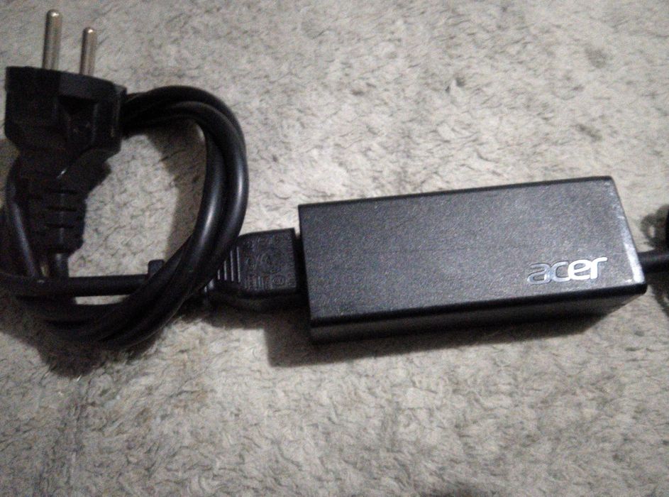 Продам зарядное устройство для ноутбука