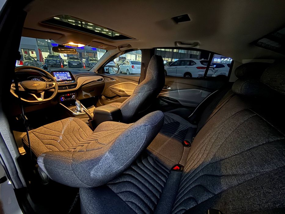 Chevrolet Onix Premier 2