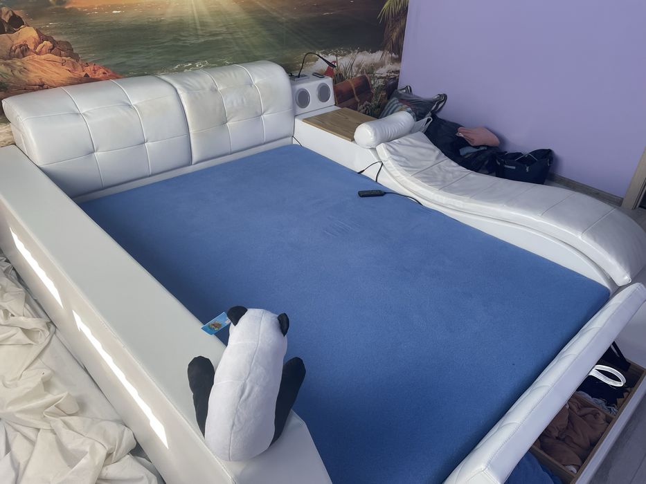 Спалня с масажор и USB