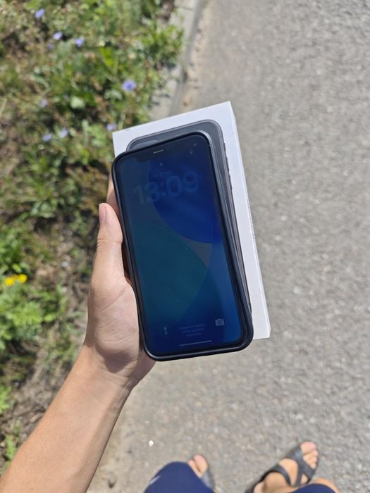 Продам iphone 11 64gb