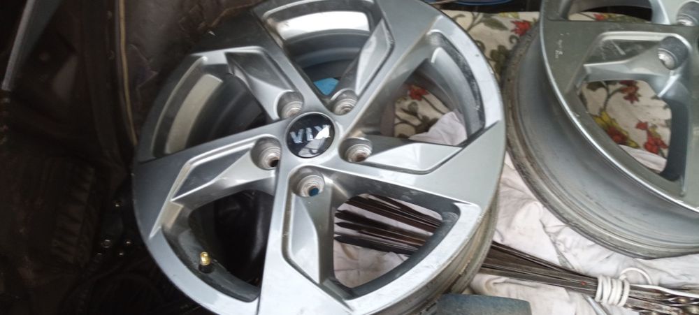 Продам диски в хорошем состоянии