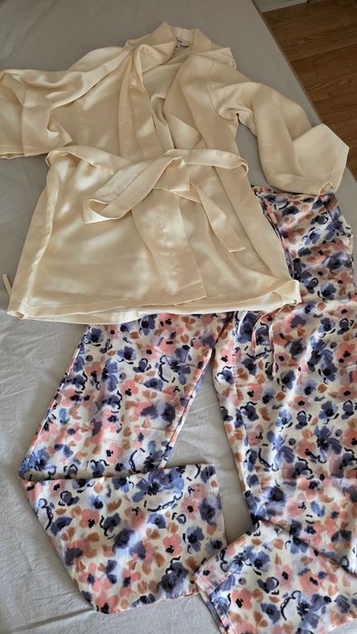 Etam xs сатенен сет пижама и халат