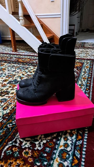 Turtskiy pol sapog holati yaxshi yangidek