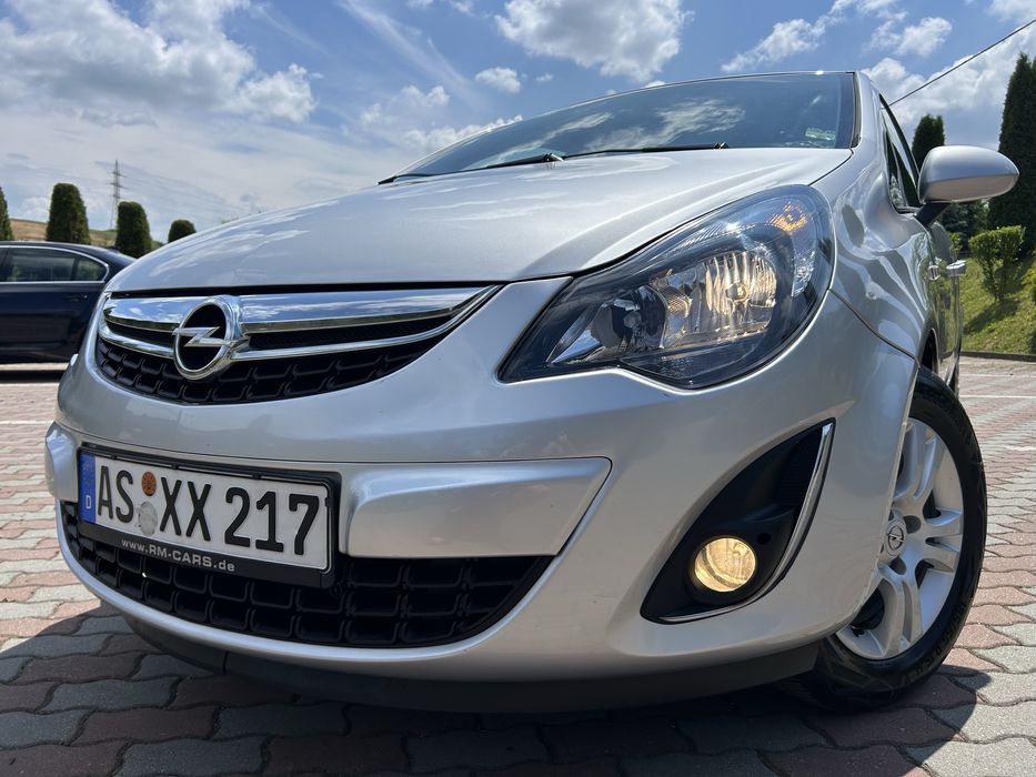 -Opel corsa facelift-2011-1.4benzina-101cai-euro5-adusa din germania-