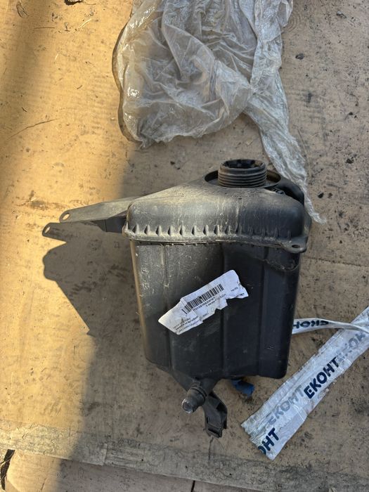 Разширителен съд за охладителна течност Bmw f10 f11 530d 258кс n57 н57