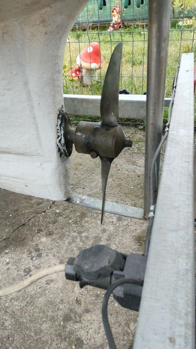 Barca cu motor diesel