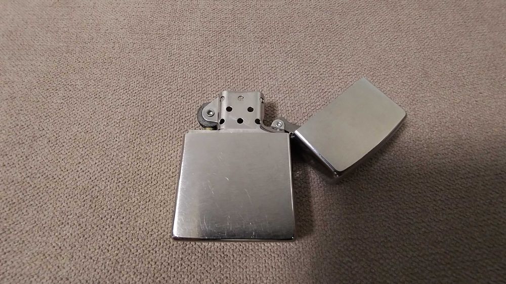 Zippo оригинална бензинова запалка