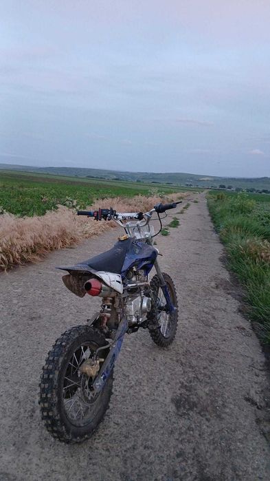Vând cross 125 4 t , in 4 trepte funcțional