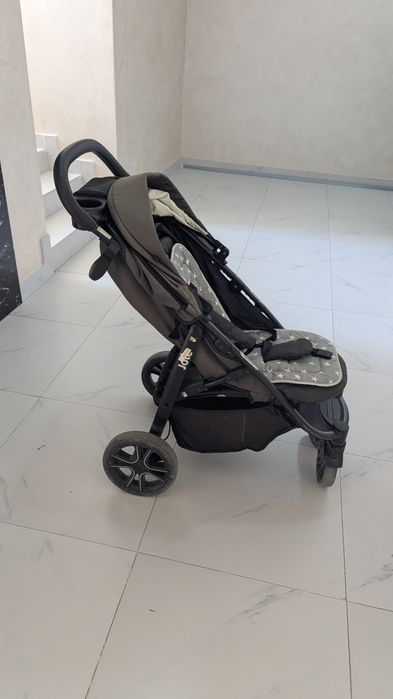 Продам коляску Joie