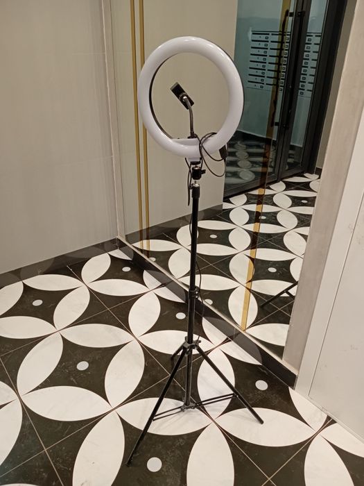 Продам штатив для съемок