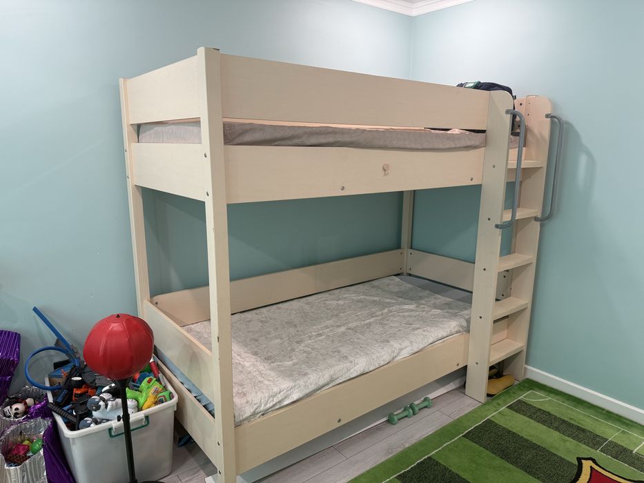 Двухъярусная кровать детская