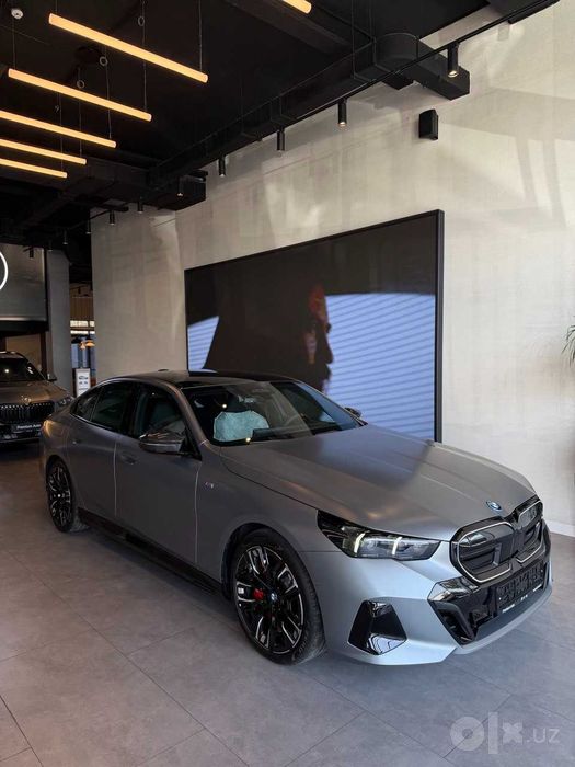 Продам новую BMW i5 M60 ! С официальной гарантией 8 лет+подарок