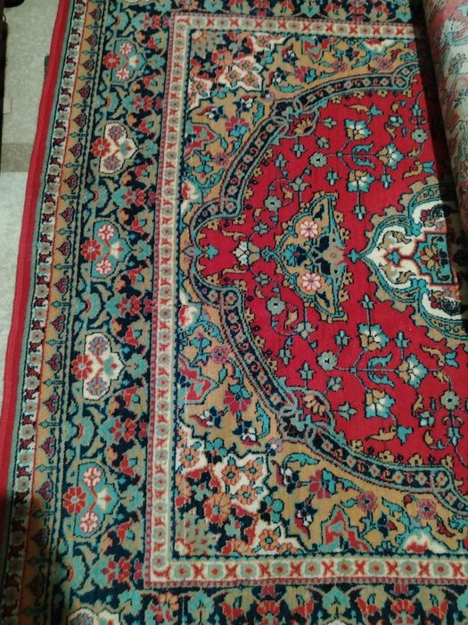 Ковер шерстяной в хорошем состоянии