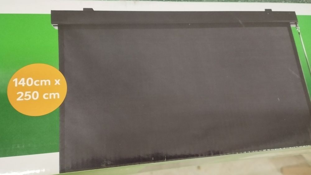 Продавам външна щора- тип  маркиза размери 140/250