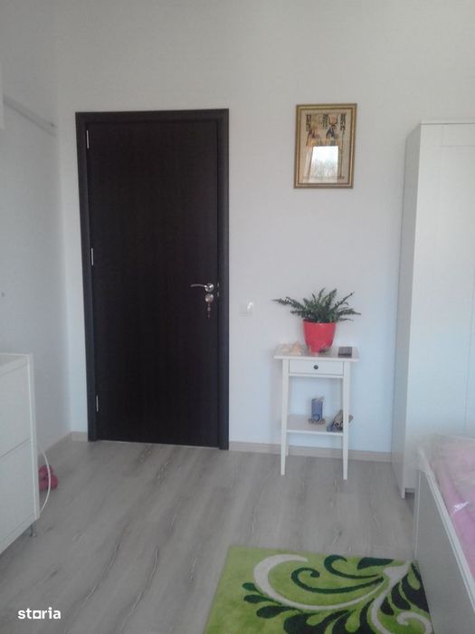Vede din camera Padurea Rosu la200m, STB 200 m,etj 2 din3,lift,mobilat