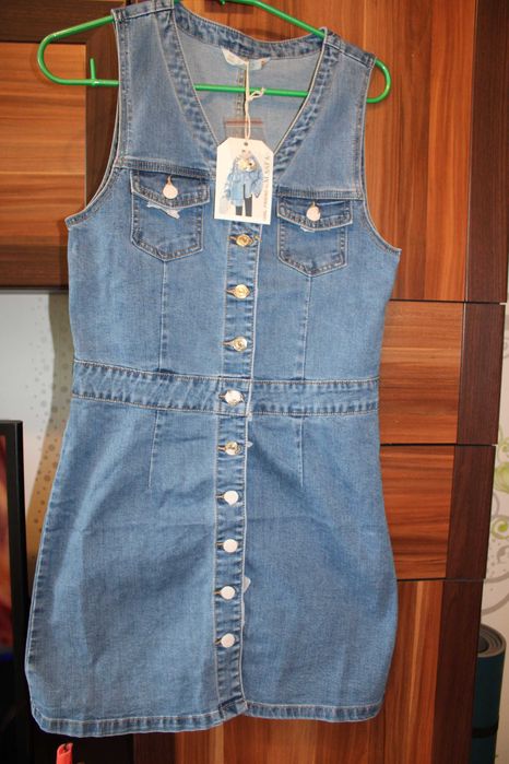 Дънкова рокля къса