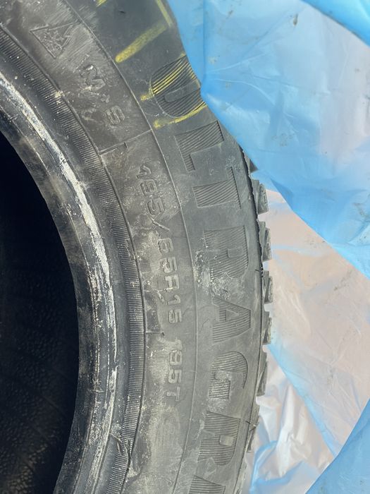 Продам шины Goodyear Ultragrip 195/65/15