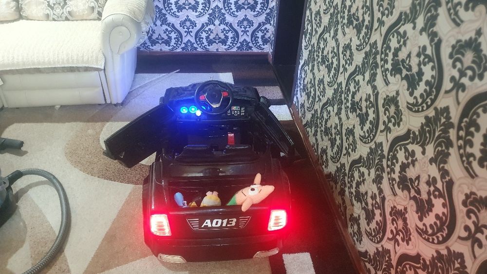 Продам детскую машину