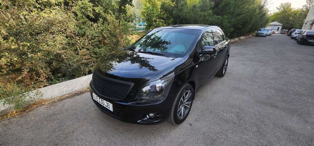 Продается cobalt 2020 года 92.000 пробег цвет черный