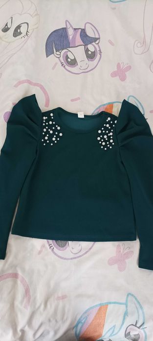 Два броя блузи за момиче
