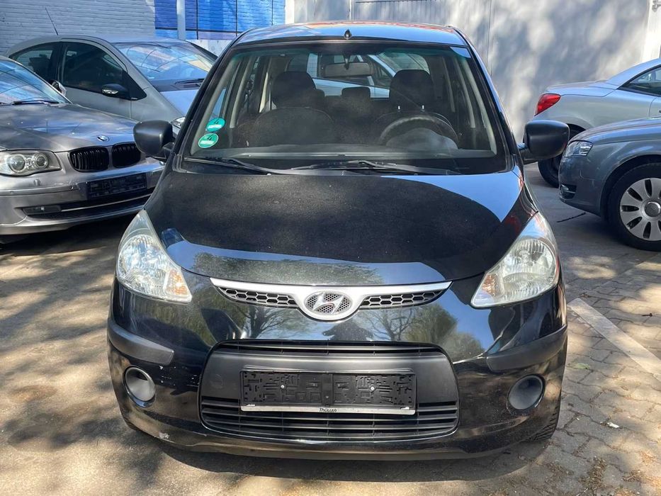 Hyundai i10 1.1i На Части !!!