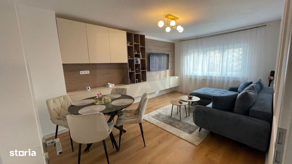 Apartament premium renovat 3 camere 2 bai etaj 1 si 2 boxe in Terezian