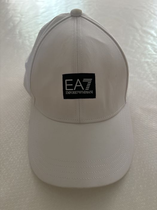 Продам кепку EA7