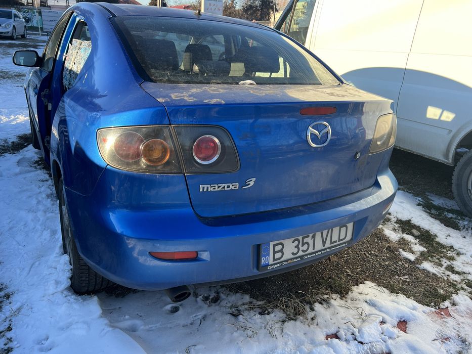 Lampa stop spate pe capota portbagaj Mazda 3 BK sedan 2003-2009