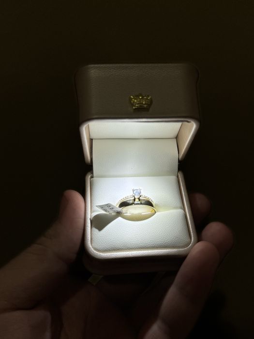 Yangi tilla uzuk sotiladi