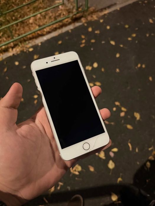 Продам iPhone 8 Plus