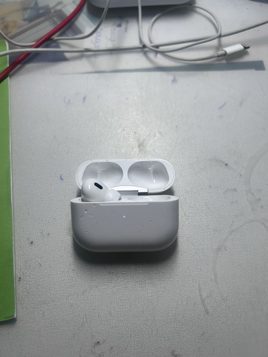 Наушники AirPods