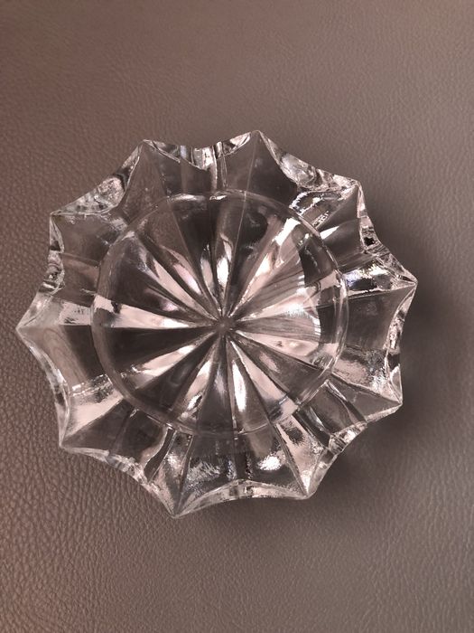 Масивен кристален пепелник