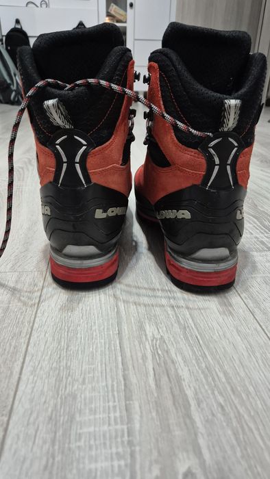 Bocanci 4 sezoane lowa alpine expert 2 gtx