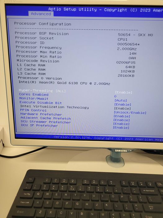 Server Supermicro X11SPM-TF vROC + Xeon Gold 6138 20c 40th 2 GHz