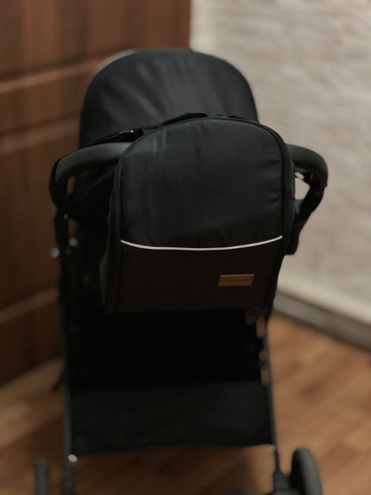 Коляска прогулочная Ining baby, черная