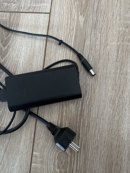 Лаптоп Дел Dell laptop