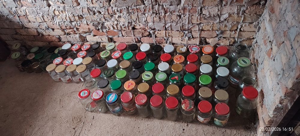 Стеклянные банки с резьбовой крышкой