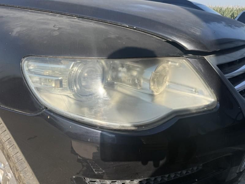 Far dreapta Volkswagen Touareg facelift 7L6941040A SUV