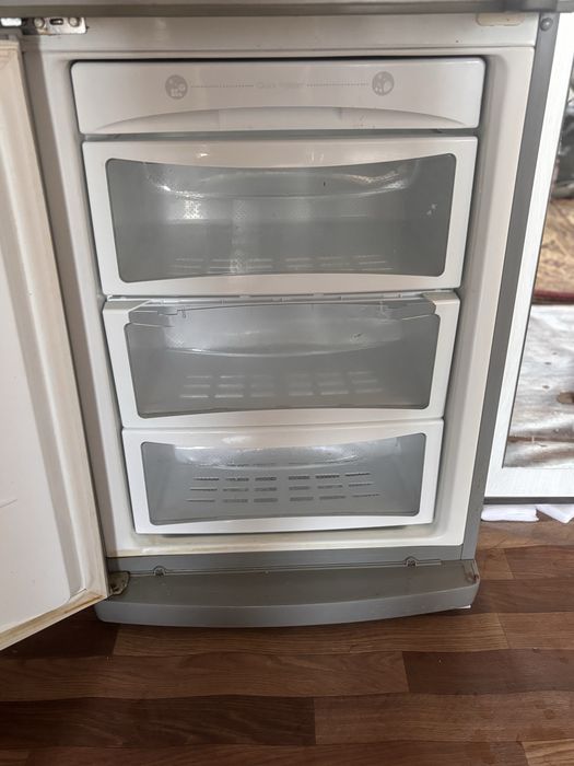 Продам холодильник