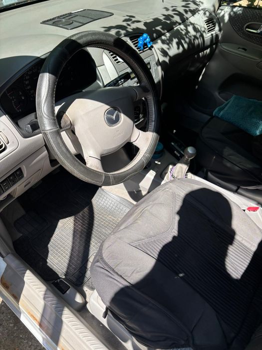 Vând Mazda Premacy