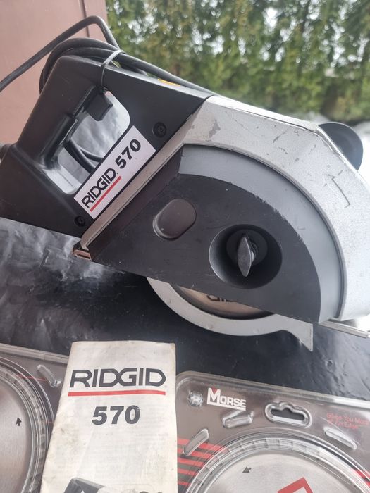 Vând circular metal