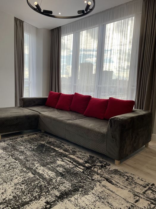 Диван для гостиной  с чехлом