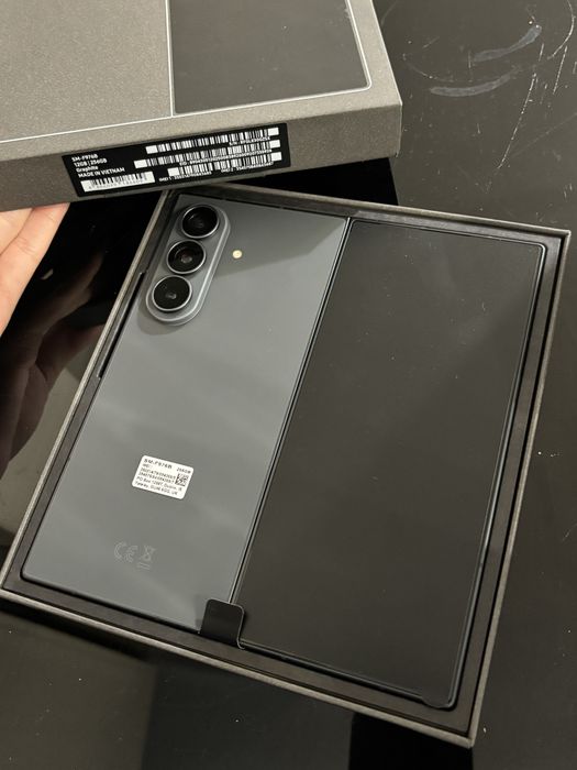 Samsung Z Fold8 Ultra 256GB