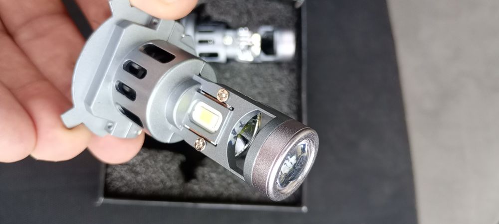 Set 2 becuri H4 led cu lupă canbus