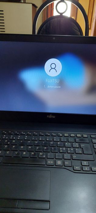 Лаптоп i3 8 RAM без HHD на части