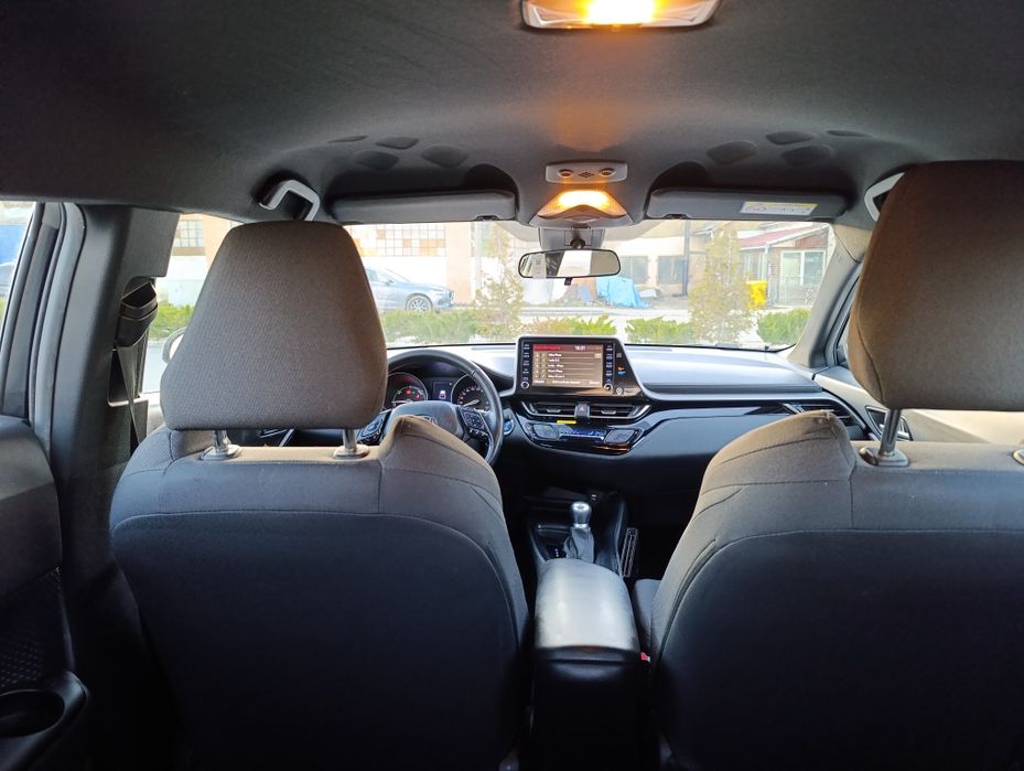 11322 +tva Toyota C-HR Hybrid 1.8 benzina din 2020 cu 290000 km 1
